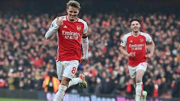 Arsenal se afianza en el liderato de la Premier League