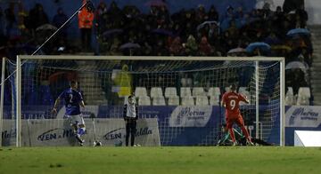 Benzema abri¨® el marcador. 0-1.