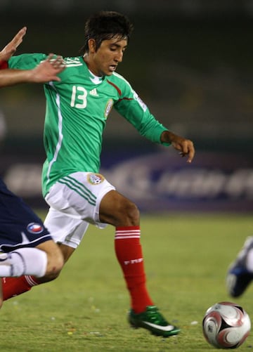 Arnhold tuvo debut y despedida con la Selección mayor. Rivas jugó 17 minutos frente a Chile en el 2008 y no volvió a ponerse la playera de México después.