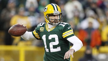 Green Bay Packers quarterback Aaron Rodgers throws a pass against the New York Giants