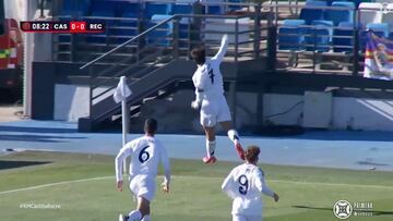 ¿Quién dijo que no hay cantera? El ‘killer’ de La Fábrica se inventa un gol de cabeza espectacular