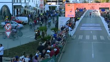 Indignación en el pelotón tras una caótica llegada nunca vista: “Tiene que haber consecuencias”