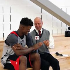 Butler responde a Rose: "Puede hablar de unicornios y arcoíris"