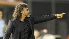 Insólito: el DT de Libertad se fue tras goleada contra la UC