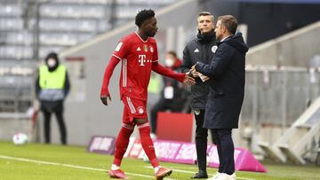 El Bayern se quedó con un hombre menos luego de que Alphonso Davies se hiciera expulsar al minuto 12; diez minutos más tarde los bávaros ya ganaban 3-0.