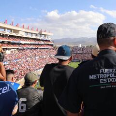 La afición de Rayados reclama malos tratos en San Luis