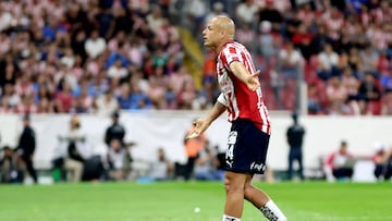 Guadalajara's forward #14 Javier Hernandez reacts during the Liga MX Clausura football match between Guadalajara and Cruz Azul at the Jalisco Stadium in Guadalajara, Jalisco state, Mexico on March 29, 2025. (Photo by Ulises Ruiz / AFP)