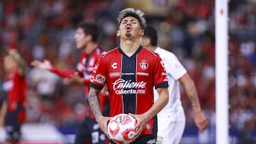 Diego Gonzalez of Atlas during the 16th round match between Atlas and Toluca as part of the Liga BBVA MX, Torneo Apertura 2025 at Jalisco Stadium, on November 01, 2025 in Guadalajara, Jalisco, Mexico.