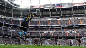 CLÁSICO A LAS CUATRO. Real Madrid y Barça ya jugaron a las 16:00 horas la temporada pasada.