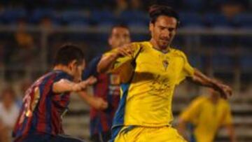 <b>SACRIFICIO. </b>El delantero Pachón intentando recuperar un balón.