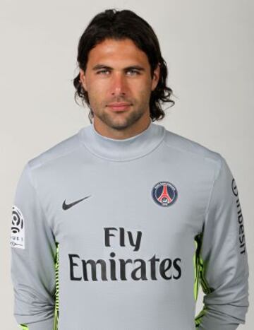 El italiano Salvatore Sirigu fue el portero titular del Paris Saint Germain la temporada pasada y en la actual no ha disputado un solo minuto.