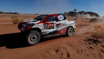 Rallying - Dakar Rally - Stage 3 - Neom, Saudi Arabia - January 7, 2020 Toyota Gazoo Racing's Fernando Alonso and Marc Coma during stage 3 REUTERS/Hamad I Mohammed