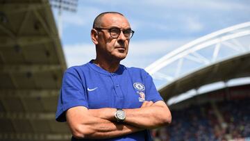 Sarri durante el partido ante el Huddersfield