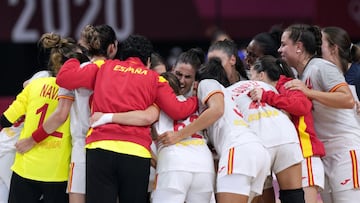 Las Guerreras, despu&eacute;s de ganar uno de los partidos de la primera fase.