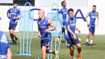 Mollejo y Zapater, dos de los trece que acaban contrato en el Real Zaragoza.