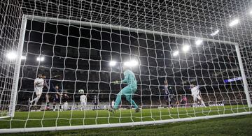 2-0. Karim Benzema marc¨® el segundo gol.