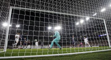 2-0. Karim Benzema marcó el segundo gol.