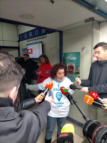 Esther Lanchas, la lotera de La Elipa que ha dado ‘El Gordo’ de Navidad: “Mi padre llevaba 38 años esperando ésto”