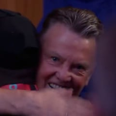 Surrealista esto de Van Gaal en sala de prensa: otro momentazo viral