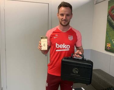 El nuevo móvil de Messi y Rakitic: un iPhone XS Max de oro de 24 kilates
