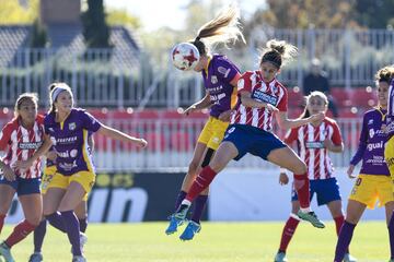 Esther adelantó al Atleti tras marcar rematando de cabeza.