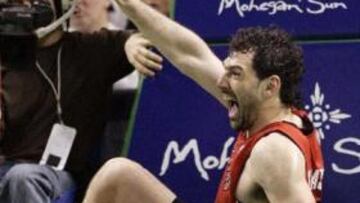 <B>FRACTURA EN SU PIERNA IZQUIERDA</B>. Garbajosa se fracturó el tobillo de su pierna izquierda tras caer en mala posición después de un salto.