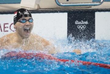 Cuando se esperaba que Michael Phelps lograra seis medallas de oro en Río 2016, el joven de 21 años destronó a La Bala de Baltimore en los 100 metros mariposa y logró el primer oro para Singapur en su historia.