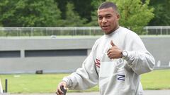 Kylian Mbapp&eacute; a su llegada a Clairefontaine, centro de concentraci&oacute;n de la selecci&oacute;n francesa. 