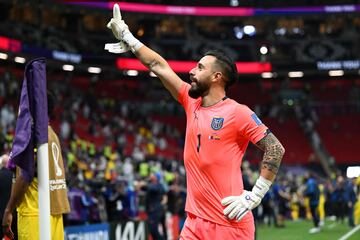 Ecuador's goalkeeper #01 Hernan Galindez