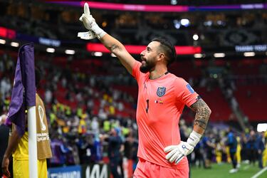 Who is the referee for Netherlands vs Ecuador in the World Cup 2022 group second game?