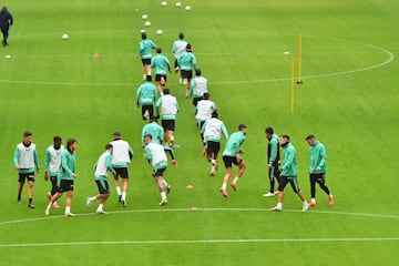 El grupo de jugadores durante el entrenamiento. 