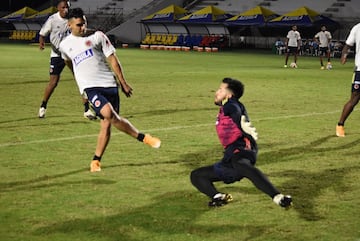 La Selección Colombia trabajó con 22 jugadores en Barranquilla antes del primer juego de Eliminatorias antes Venezuela.