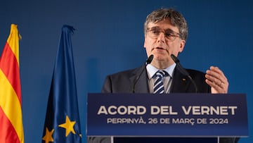 El expresidente de la Generalitat y candidato de Junts a las elecciones catalanas, Carles Puigdemont, durante su comparecencia ante los medios de comunicación, en Les 5 Éléments, a 26 de marzo de 2024, en Perpignan (Francia). El motivo de la comparecencia es explicar el acuerdo que ha firmado Junts con Joventut Republicana, Els Verds-Alternativa Verda, Reagrupament, Acció per la República, Estat Català, Mescat y Demòcrates, de cara a las elecciones catalanas del 12M. Puigdemont ha reivindicado el espíritu de suma que demanda su partido para sobreponerse a la "resignación" que ofrece el Estado a Catalunya y los partidos firmantes del acuerdo se comprometen a acompañar a Puigdemont "en el camino hacia su restitución en plenitud".
26 MARZO 2024;CATALUÑA;CATALUNYA;PUIGDEMONT;ACUERDO;INDEPENDENCIA;INDEPENDENTISTAS;ELECCIONES CATALANAS;PRESIDENTE;JUNTS;PARTIDOS POLÍTICOS;PERPIÑÁN
Glòria Sánchez / Europa Press
26/03/2024