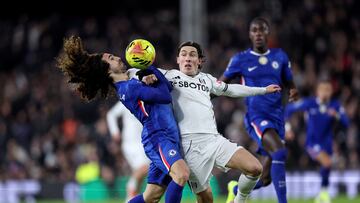Soccer Football - Premier League - Fulham v Chelsea - Craven Cottage, London, Britain - January 7, 2026 Chelsea's Marc Cucurella fouls Fulham's Harry Wilson and is later sent off REUTERS/David Klein EDITORIAL USE ONLY. NO USE WITH UNAUTHORIZED AUDIO, VIDEO, DATA, FIXTURE LISTS, CLUB/LEAGUE LOGOS OR 'LIVE' SERVICES. ONLINE IN-MATCH USE LIMITED TO 120 IMAGES, NO VIDEO EMULATION. NO USE IN BETTING, GAMES OR SINGLE CLUB/LEAGUE/PLAYER PUBLICATIONS. PLEASE CONTACT YOUR ACCOUNT REPRESENTATIVE FOR FURTHER DETAILS.. TPX IMAGES OF THE DAY