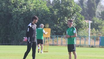 Ania conversa con Iker Álvarez