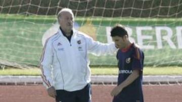 <b>A LA ESPERA. </b>Del Bosque junto a Villa, uno de sus indiscutibles.