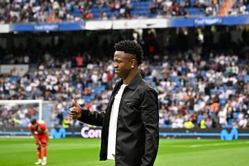 Vinicius Jr. agradece al público y a sus compañeros el acto de apoyo al jugador con motivo de los casos de racismo ocurridos en el partido anterior ante el Valencia.