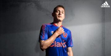 Los azules presentaron su nueva camiseta ese mediodía.