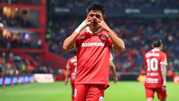 Jesus Gallardo celebrates his goal 2-1 of Toluca during the 17th round match between Toluca and Cruz Azul as part of the Liga BBVA MX, Torneo Clausura 2025 at Nemesio Diez Stadium, on April 19, 2025 in Toluca, Estadio de Mexico, Mexico.