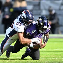 Lamar Jackson sufre lesión en la rodilla y es duda con los Baltimore Ravens