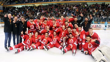 Club Hielo Jaca celebrando el título