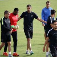 Roque Santa Cruz se entrena con normalidad tres meses después