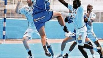 La defensa manchega se relajó.