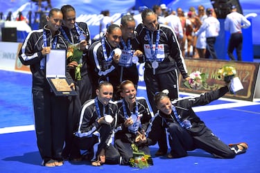 En el Mundial de Roma de 2009 el equipo español logró el primer oro de su historia en la rutina de combo ante la ausencia de Rusia. Una jovencísima Ona acompañó en el podio a Mengual, Fuentes y al histórico equipo que se fue con siete medallas de la capital italiana.

