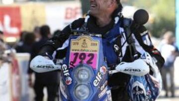 <b>EN LA VÍSPERA. </b>Pascal Terry, al manillar de su Yamaha 450 en la salida de Buenos Aires.