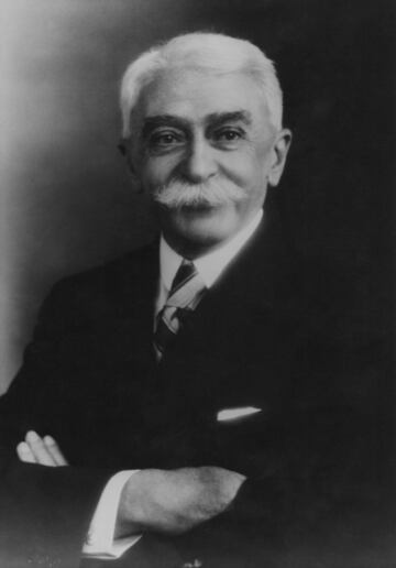 La capital francesa acogió por segunda vez unos Juegos por la insistencia del barón Coubertin, que ese mismo año abandonó la presidencia del COI, para poder limpiar el mal sabor de boca de las primeras de 1900.