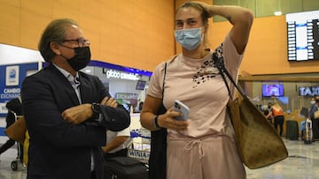 La tenista bielorrusa Aryna Sabalenka, a su llegada a Guadalajara para disputar las WTA Finals 2021.