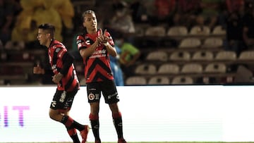 Jugadores de Tijuana fesyejan un gol