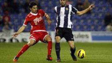 ÚLTIMA OPORTUNIDAD. Pere Martínez, en una acción ante el Sporting, el sábado pasado.