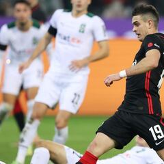 Santos Borré brilla en Frankfurt: Gol y asistencia para la victoria